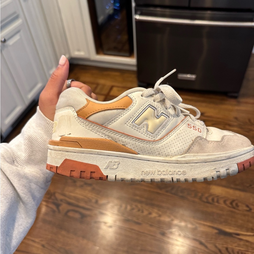 New Balance 550 Sneakers - Cream and Tan